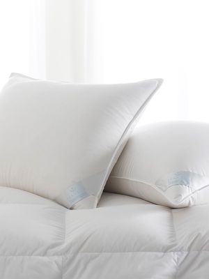 Copenhagen Medium Down Pillow - White - Size King - White - Size King