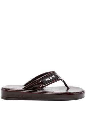 Coperni crocodile-embossed leather flip flops - Brown