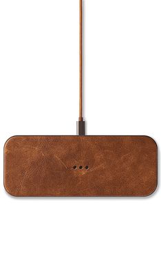 Courant Catch 2 Classics Wireless Charger in Brown.