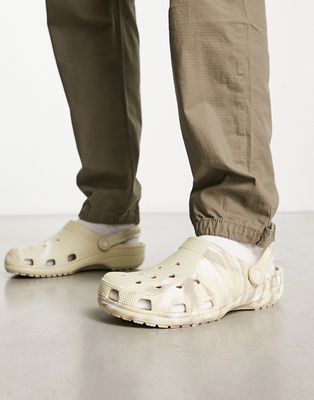 Crocs classic clogs in bone marbled print-Neutral