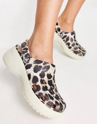 Crocs classic platform clogs in leopard print mix-Multi