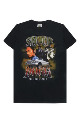 Cross Colours Women's The Dogg Father Cotton Graphic Tee in Vintage Spray Black