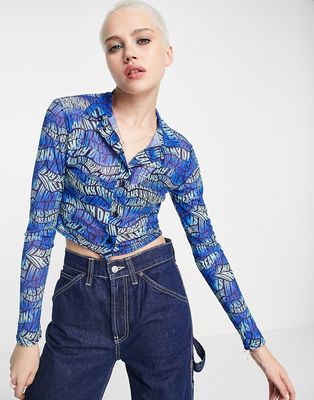 Daisy Street crop button up top in blue wavy text mesh