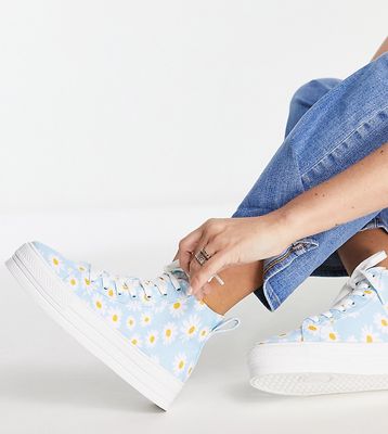 Daisy Street Exclusive high top sneakers in daisy print-Multi