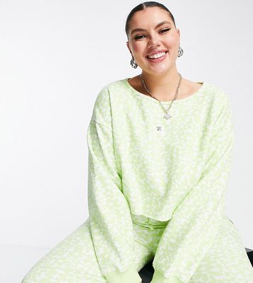 Daisy Street Plus Active daisy print crop sweatshirt in green