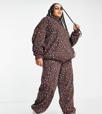 Daisy Street Plus relaxed sweatpants in leopard print - part of a set-Brown