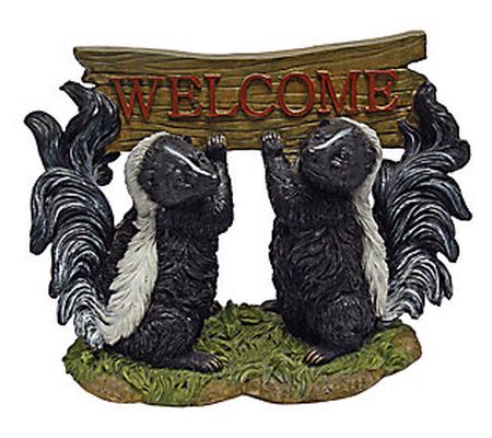 Design Toscano Something In The Air Skunk Welco me Garden Sign