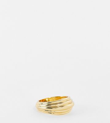 DesignB Curve ridged ring in gold tone