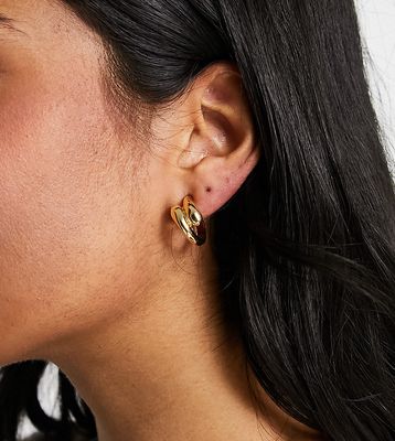 DesignB London chunky hammered hoop earrings in gold