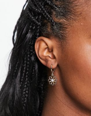 DesignB London huggie hoop earrings with flower pendant in gold