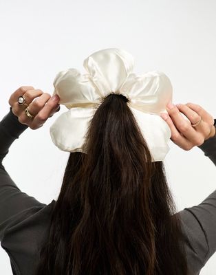DesignB London maxi flower satin scrunchie in white