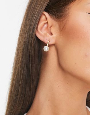 DesignB London pearl drop earrings in gold