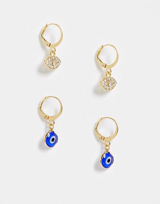 DesignB pack of 2 hoop earrings with eye charms-Gold