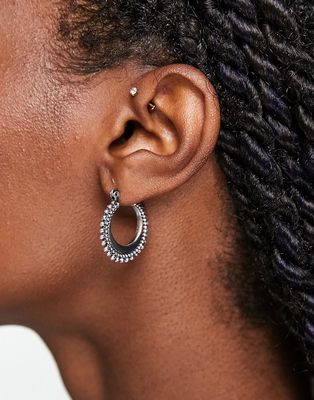 DesignB texture hoop earrings in silver tone