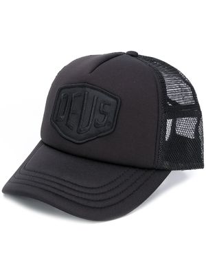 Deus Ex Machina logo patch trucker cap - Black
