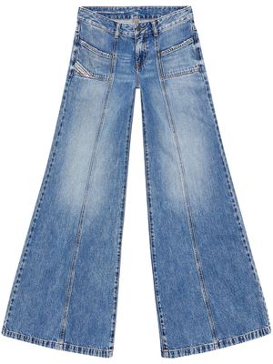 Diesel D-Akki mid-rise bootcut-jeans - 01 MEDIUM BLUE