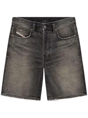 Diesel logo-patch straight-leg denim shorts - Black