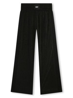 Dkny Kids logo-appliqué pleated trousers - Black