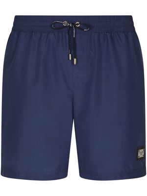 Dolce & Gabbana DG Essentials logo-plaque swim shorts - Blue