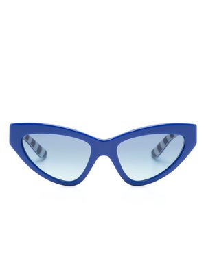 Dolce & Gabbana Eyewear logo-plaque cat-eye frame sunglasses - Blue