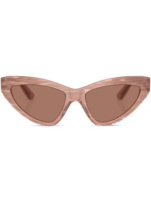 Dolce & Gabbana Eyewear logo-plaque cat-eye frame sunglasses - Pink