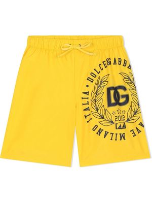 Dolce & Gabbana Kids DG logo-print swim shorts - Yellow