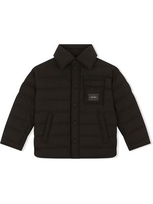 Dolce & Gabbana Kids logo-appliqué down jacket - Black