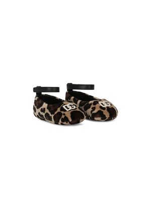 Dolce & Gabbana Kids logo-embroidered leopard-print shoes - Neutrals