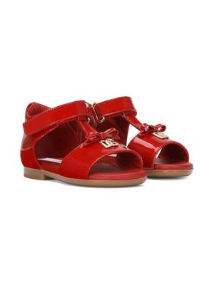 Dolce & Gabbana Kids logo-plaque touch-strap sandals - Red