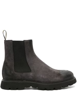 Doucal's burnished-finish suede ankle boots - Grey