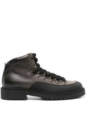 Doucal's lace-up leather ankle boots - Grey