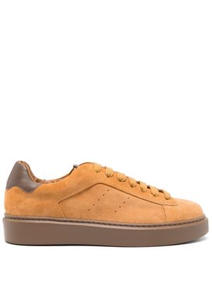 Doucal's lace-up suede sneakers - Orange