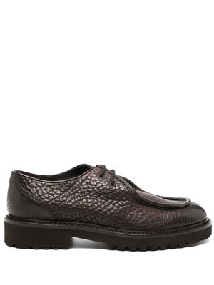 Doucal's pebbled leather lace-up shoes - Brown