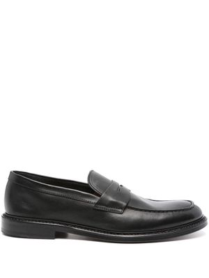 Doucal's penny-slot leather loafers - Black