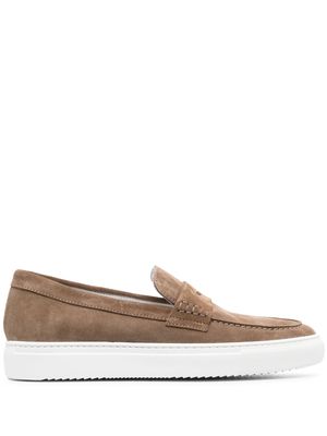 Doucal's penny slot suede boat shoes - Brown