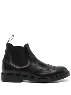 Doucal's perforated leather ankle boots - Black