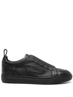 Doucal's slip-on leather sneakers - Black