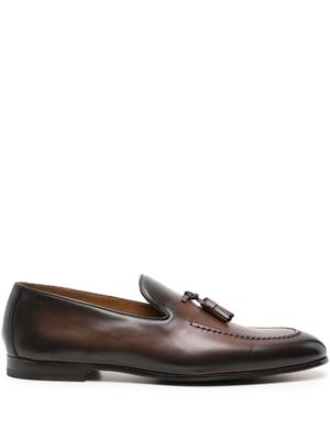 Doucal's tassel-detail faded loafers - Brown