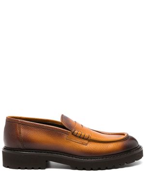 Doucal's Tumbled pebbled leather loafers - Orange