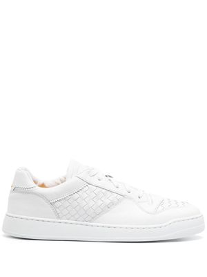 Doucal's woven leather sneakers - White