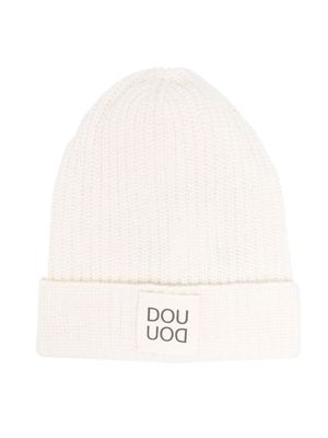 Douuod Kids logo-patch knitted beanie - White