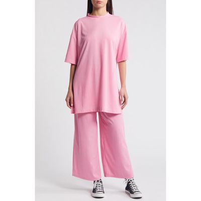 Dressed in Lala Lex Rib Oversize T-Shirt & High Waist Crop Pants in Pinky Rose 