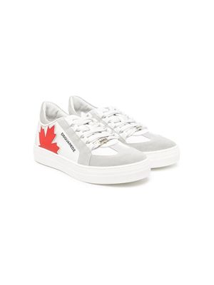 Dsquared2 Kids maple-leaf panelled sneakers - White