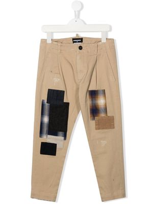 Dsquared2 Kids patch-detail chino trousers - Neutrals