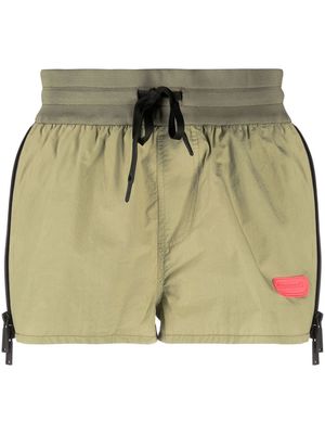 Dsquared2 logo-patch short shorts - Green