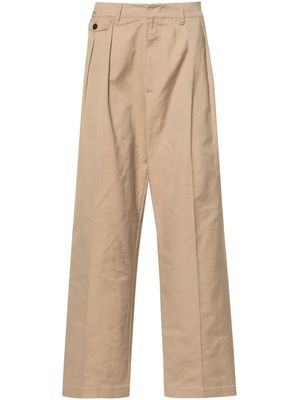 DUNST pleat-detail tapered trousers - Neutrals