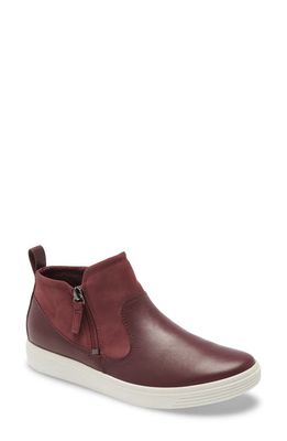 ECCO Soft Classic Bootie in Wine Leather