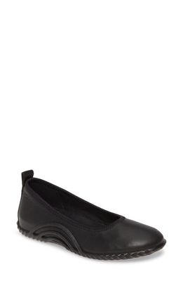 ECCO Vibration 1.0 Ballet Flat in Black Leather