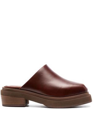 Eckhaus Latta Zoe square-toe clogs - Brown