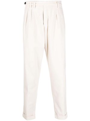 Eleventy pleated cropped trousers - Neutrals